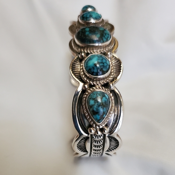 AUTHENTIC EUC NATIVE AMERICAN STERLING AND TURQUOISE CUFF BRACELET - Picture 15 of 15